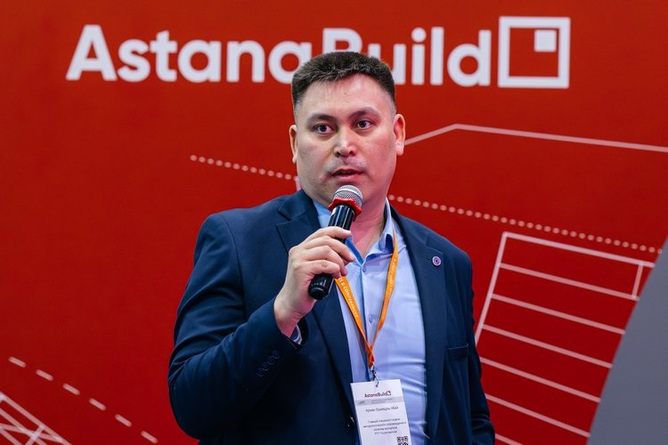 A speech at the plenary session