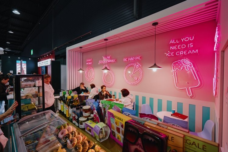 Ice cream manufacturer's stand
